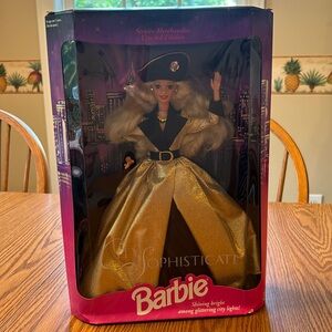 Barbie City Sophisticate Barbie Limited Edition - Mattel #12005 - NRFB